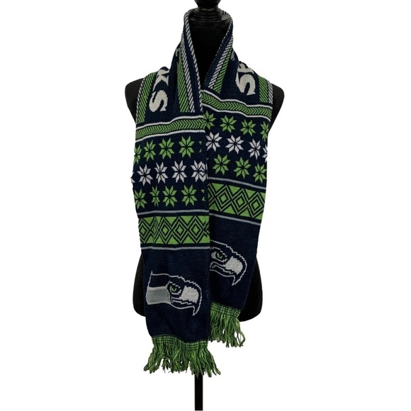 Seattle Seahawks NFL Licensed Winter Knit Scarf Size One Size - Picture 1 of 3